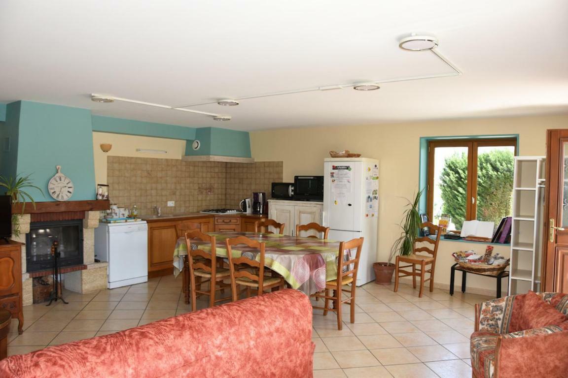 Vila La Bardeliere Corbelin Exteriér fotografie